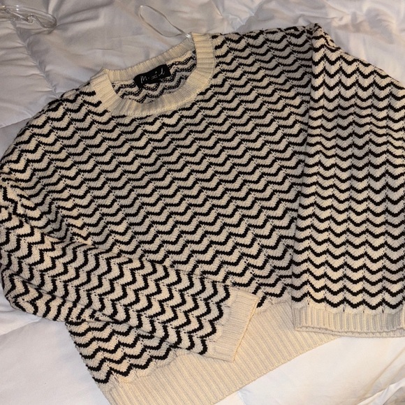 Sweater - Picture 3 of 4